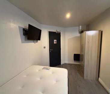 Oldgate, Huddersfield - Photo 2