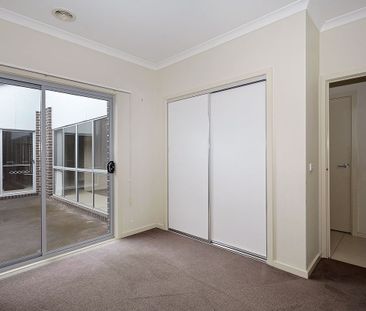 Unit 2/11 Toledo Crescent, Point Cook. - Photo 5