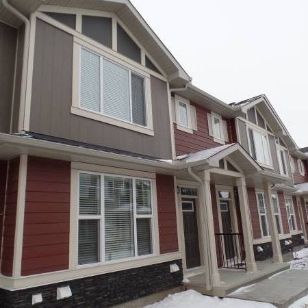 Like new, double garage 3 bdrms townhouse in Panorama hills! - Photo 3