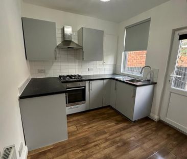 2 bedroom terraced house to rent - Photo 6