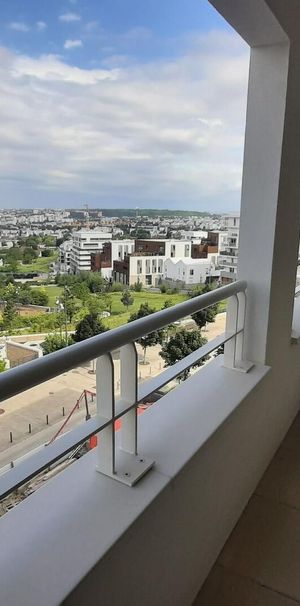 location Appartement T2 DE 38.5m² À NOISY LE GRAND - Photo 1