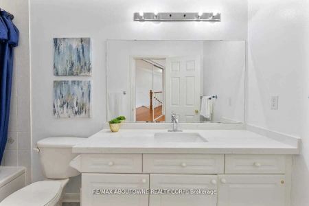 Detached Home For Lease | W9245835 - Photo 2