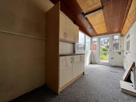 3 bedroom property to rent in London - Photo 2