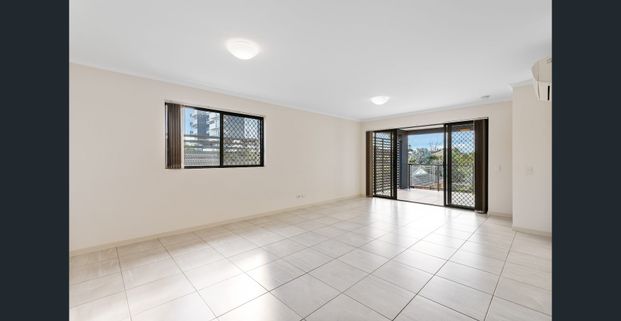 x Bright, Modern & Ultra-Convenient Living! - Photo 1