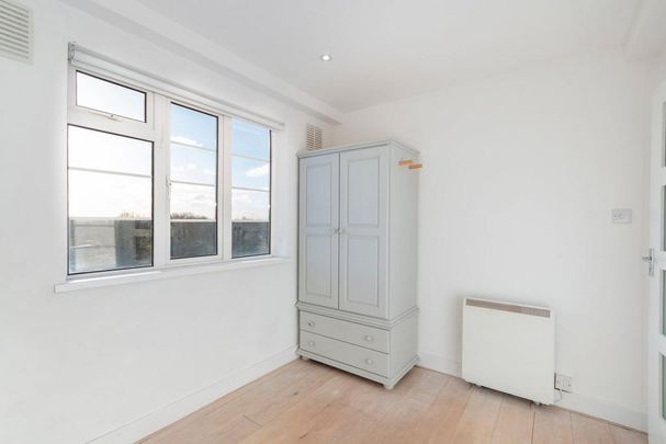 3 bedroom flat to rent - Photo 1