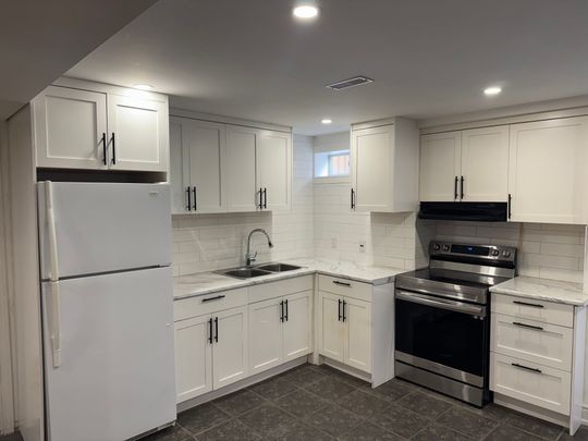 For Lease - 1150 Lambton Drive, Oakville, Ontario - Photo 1