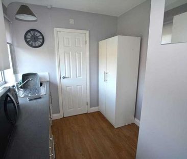 Rockingham Road, Corby, NN17 - Photo 6