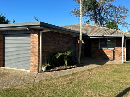 1/17 Maiala Close, Paradise Point QLD 4216 - Photo 3