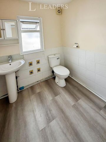 2 bedroom bungalow to rent - Photo 5