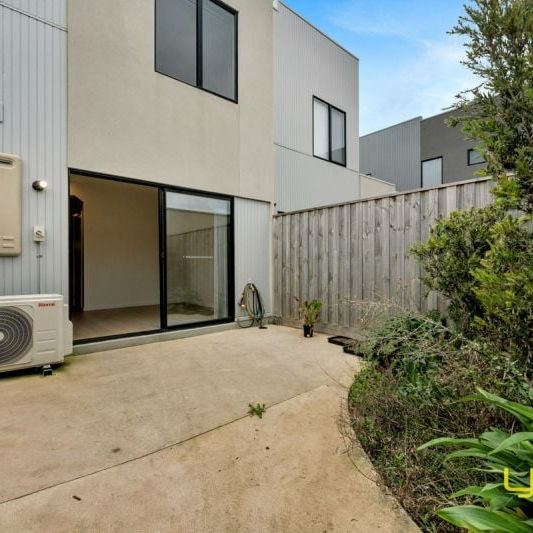 3 Ottawa Walk, Cranbourne West - Photo 1