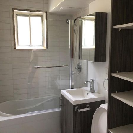 Logement 5 et demie ( 3 chambres) - Photo 3