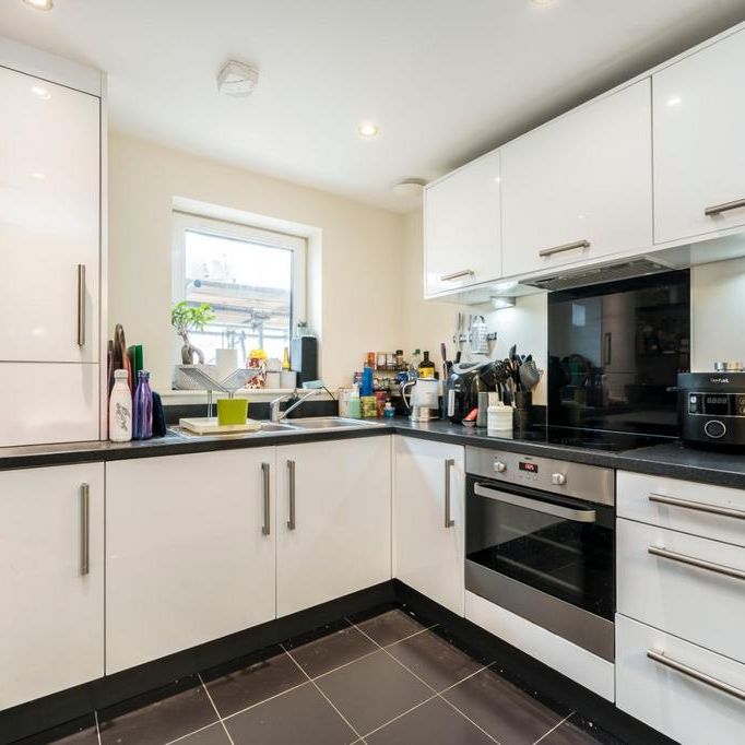 2 bedroom penthouse to rent - Photo 1