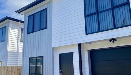 Contemporary Townhouse with Comfort & Convenience - Photo 3