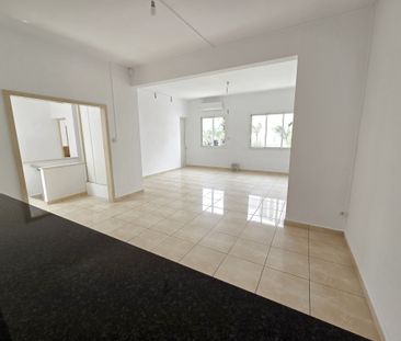Location Appartement 5 pièces 125m² ST DENIS 97400 - Photo 1
