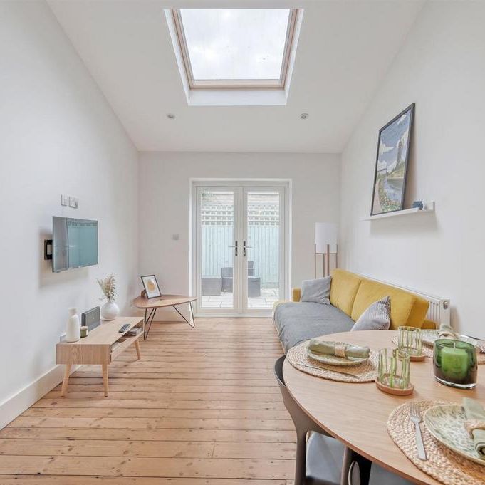 2 bedroom maisonette to rent - Photo 1