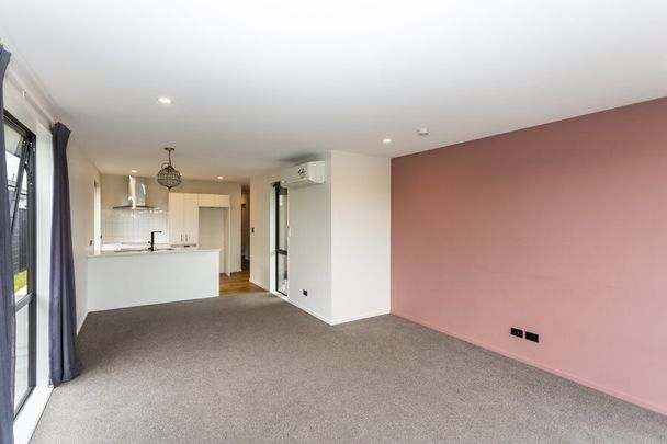 Lovely 3 bedroom family home in Rolleston! 6 month Lease Available - Photo 1