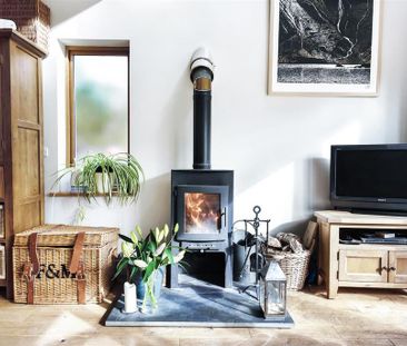 2 bedroom semi-detached house to rent - Photo 4