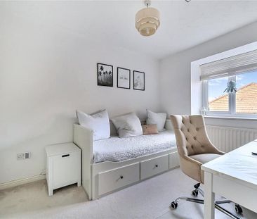 2 bedroom end of terrace house to rent - Photo 2