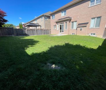 For Lease - 22 Greenforest Grove, Whitchurch-Stouffville, Ontario - Photo 1