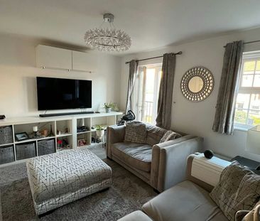 Town house to rent on - Photo 1