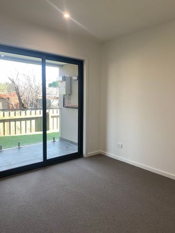 For Rent - a Premium Apartment in Springvale Area - Photo 5