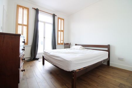 4 Bed Flat, Byrne Road, SW12 - Photo 2