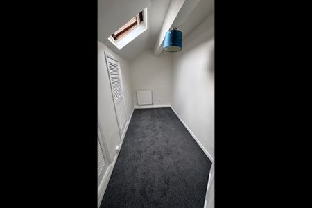 4 Bed Terraced House, Grosvenor Road, E10 - Photo 2