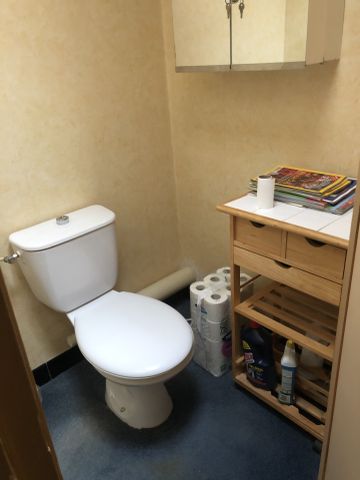 Location Maison 6 pièces 141m² LA ROCHE CHALAIS 24490 - Photo 5