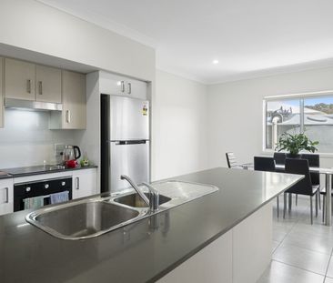 1/33 MATCHLESS AVENUE - Photo 1