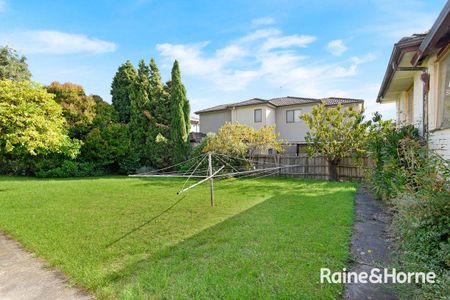 For Lease 6 months: Charming Family Home at 6 Jolly Street, Dandenong - Photo 2