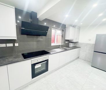 Room in a Shared House, Stothard Road, BS7 - Photo 4