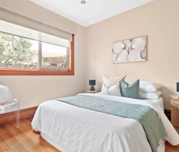 “Stunning 3-Bedroom Unit in Vibrant Coburg North” - Photo 2