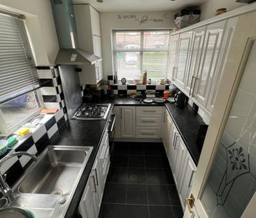 1 bedroom in a house share to rent - Photo 3