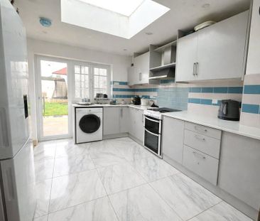 5 bedroom semi-detached house to rent - Photo 1