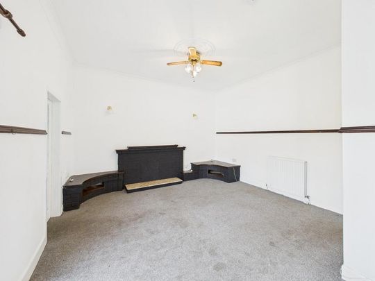 3 bedroom end of terrace house to rent - Photo 1