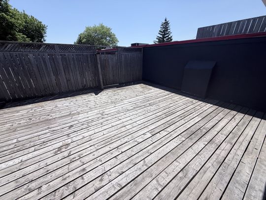 For Lease - 611 Danforth Avenue Unit# Apt 2, Toronto, Ontario - Photo 1