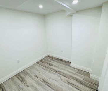 For Lease - 2 - 6 CRAIG Drive, Kitchener, Ontario - Photo 2