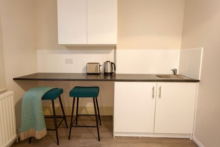Studio Flat, Linden Mansions, N6 - Photo 3