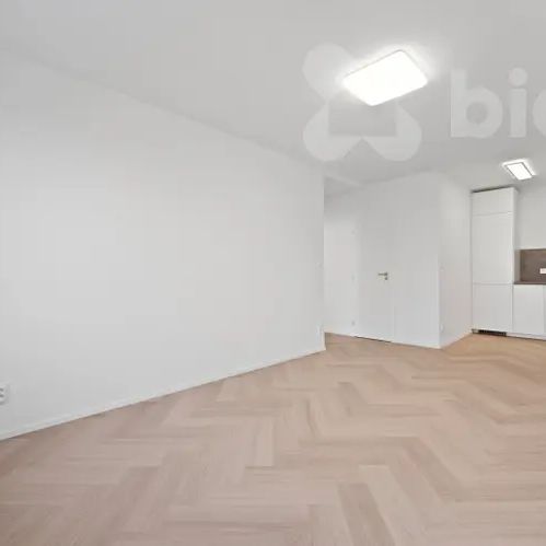 Pronájem nově zrekonstruovaného bytu 2+kk, Praha 13 - Metro Lužiny - Photo 1