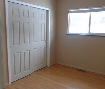 1120 Thunderbird Drive (Upper) - Photo 1