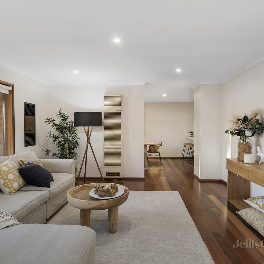 27 Graeme Avenue, Montmorency - Photo 1
