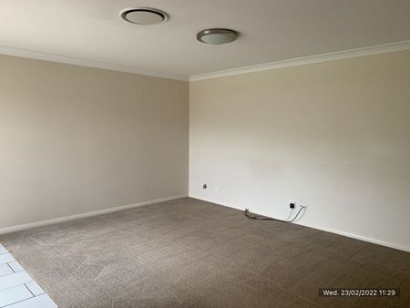 Large Four Bedroom Home in Holmwood Estate - Photo 2