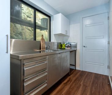 UNFURNISHED STUDIO WITH GAS & WATER INCLUDED - Photo 5