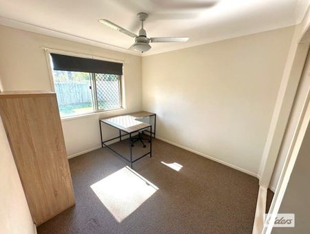 LAIDLEY - Photo 2