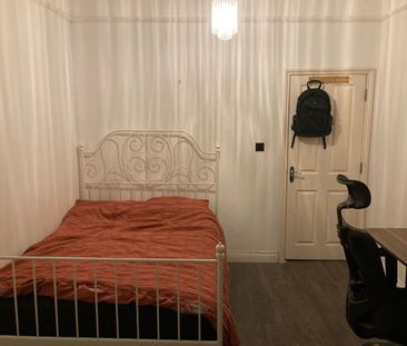 Room in a Shared House, Knollys Road, SW16 - Photo 4