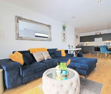 2 bedroom flat to rent - Photo 2