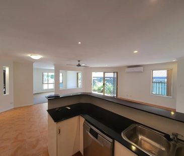 20 Ellis Drive, Mudgeeraba QLD 4213 - House For Rent | Domain - Photo 5
