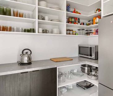 Luxurious Living - Photo 2