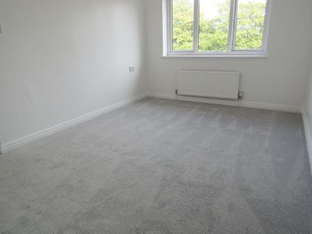 3 bedroom terraced house to rent - Photo 4
