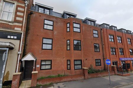 88-90 Victoria Road, Aldershot GU11, London - Photo 5